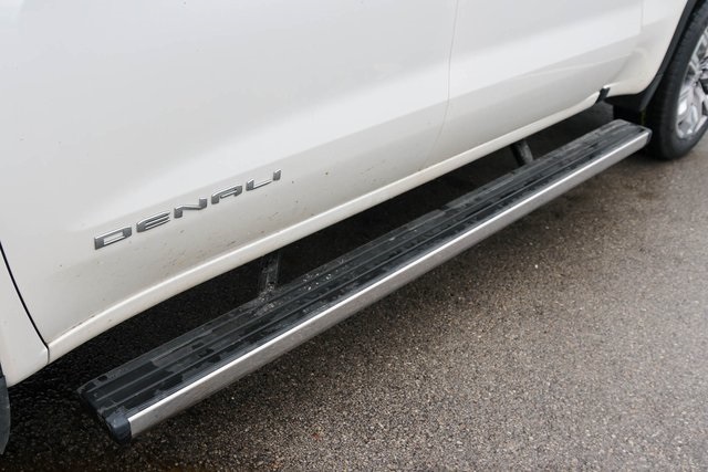 Used 2023 White GMC Denali image 9