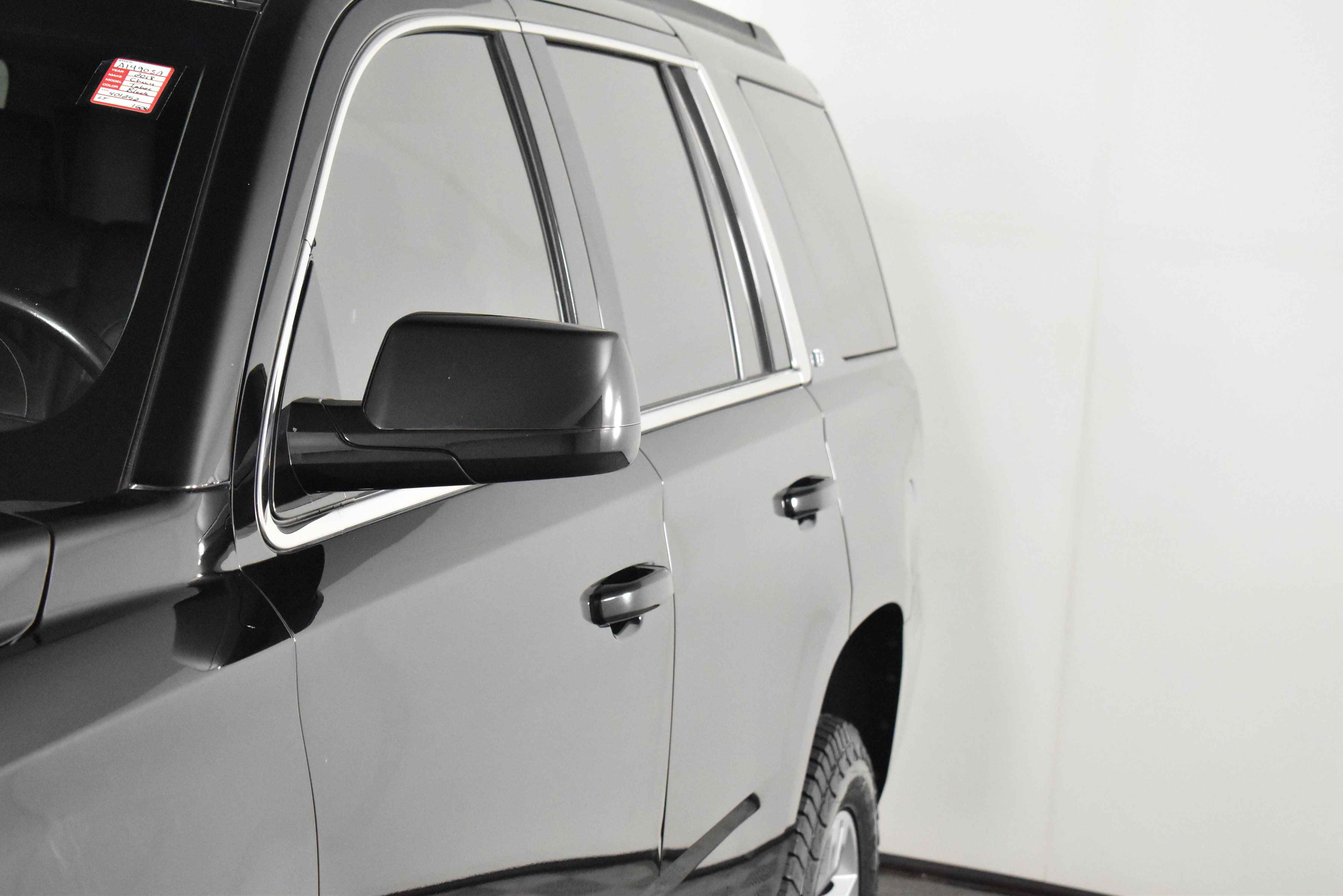 2018 Chevrolet Tahoe LT photo 2