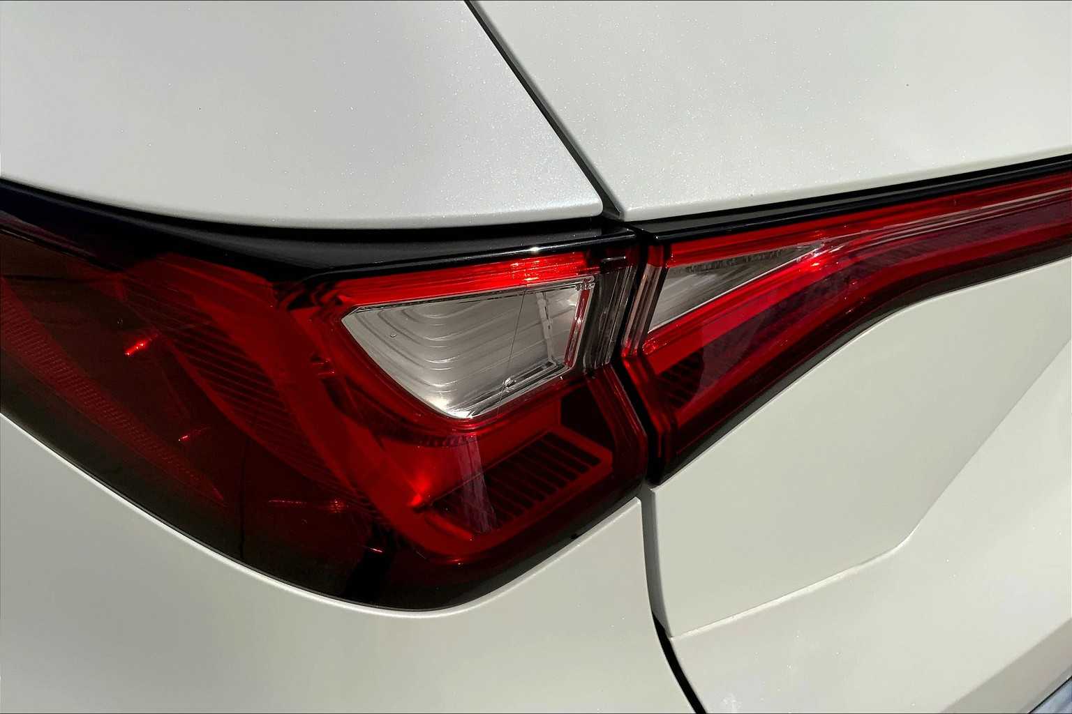 2023 Acura MDX SH-AWD Advance photo 23