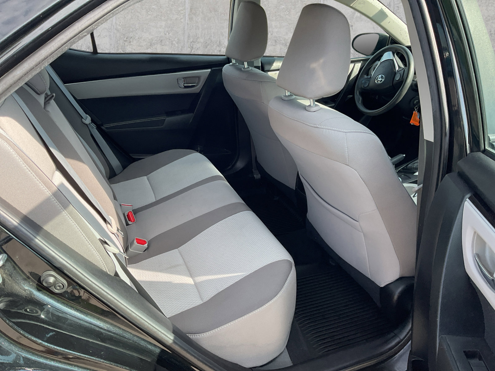 2018 Toyota Corolla LE photo 6