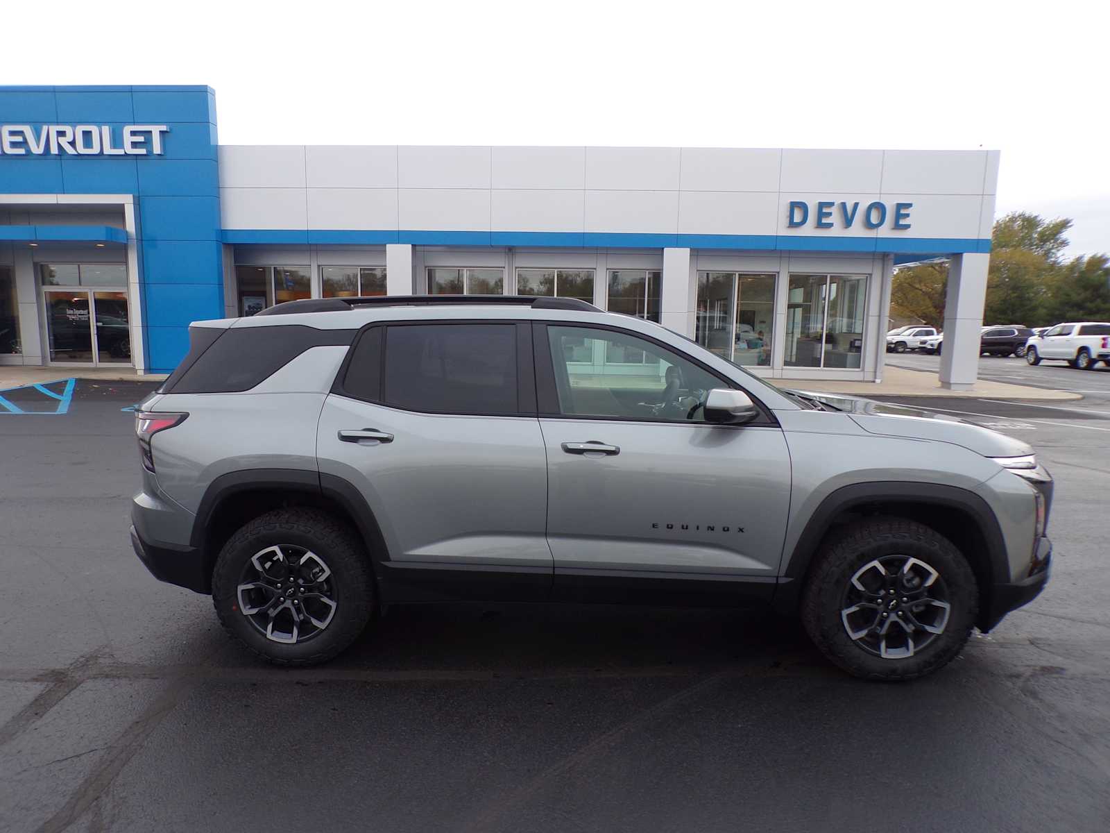 2026 Chevrolet Equinox ACTIV photo 2