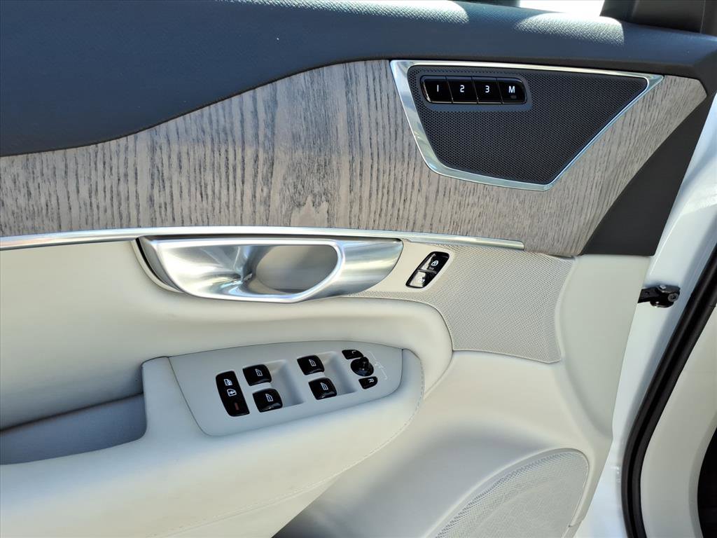 2024 Volvo XC90 Plus photo 13