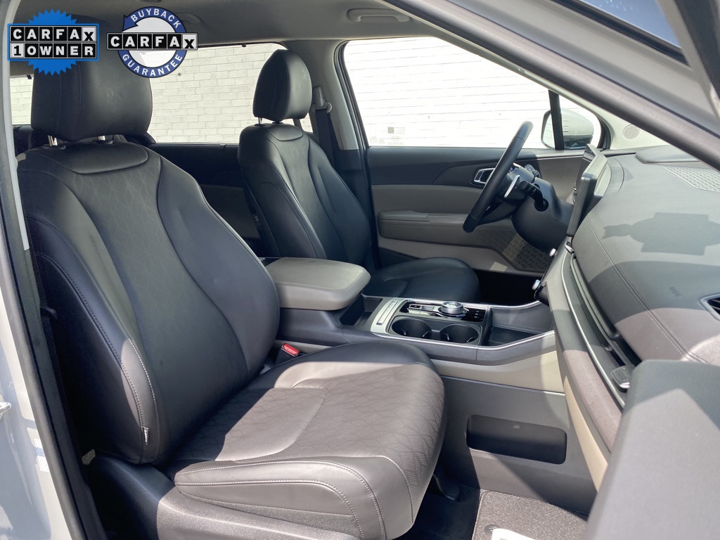 2025 Kia Carnival EX photo 14