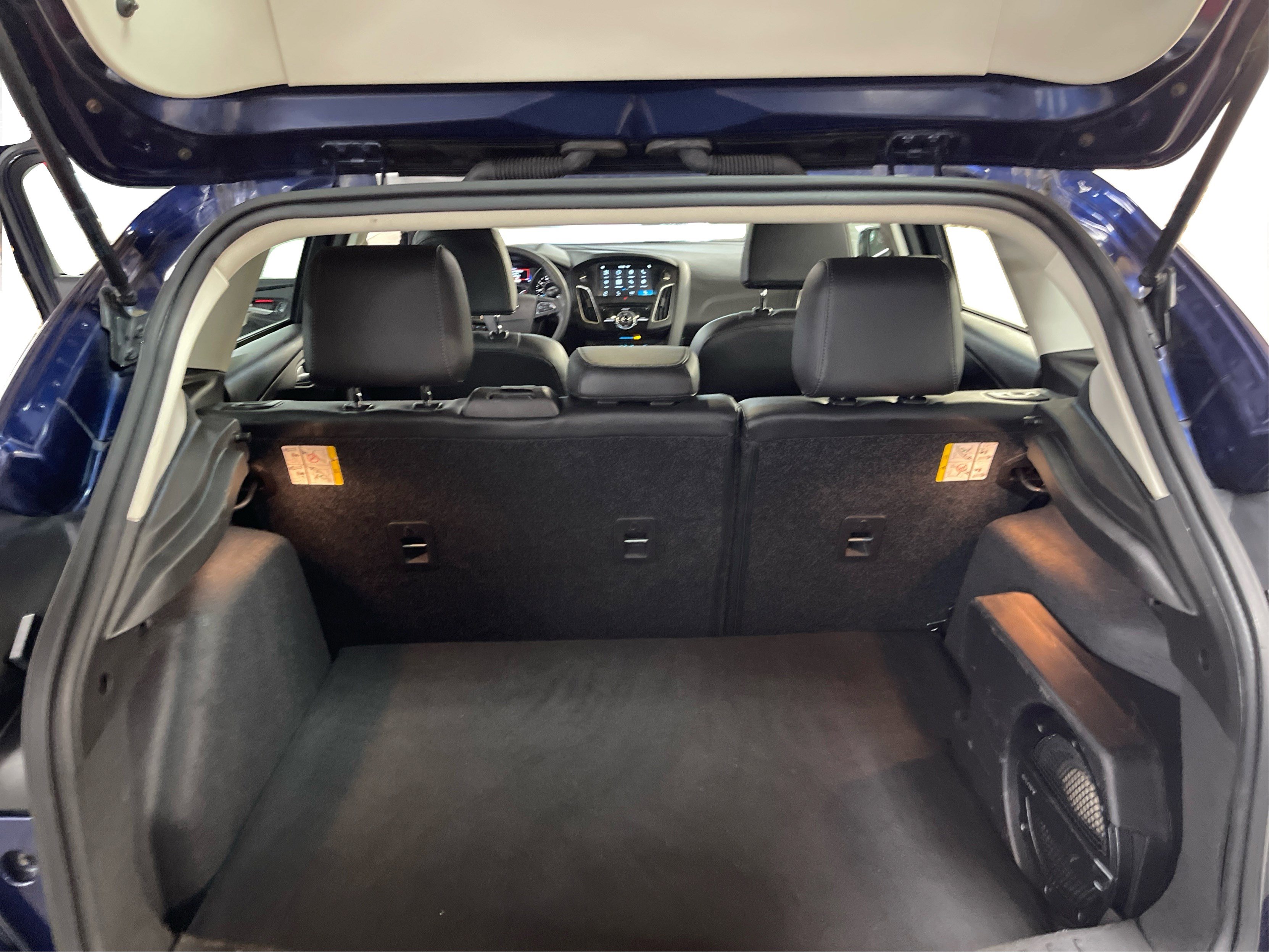 2016 Ford Focus Titanium photo 19