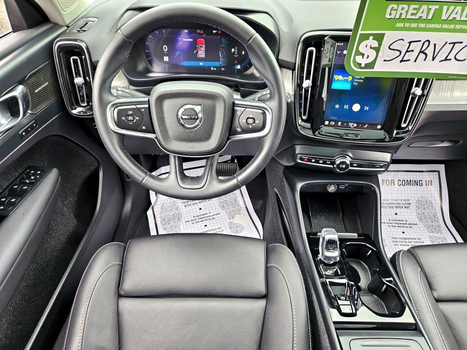 2024 Volvo XC40 Ultimate AWD photo 9