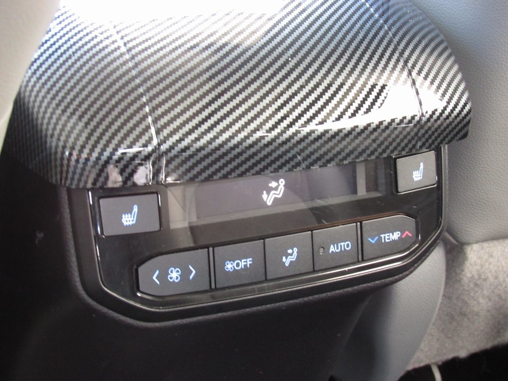 2022 Toyota Highlander Platinum photo 35