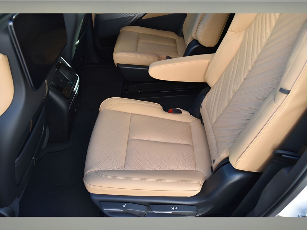 2025 Cadillac Escalade IQ Luxury photo 15