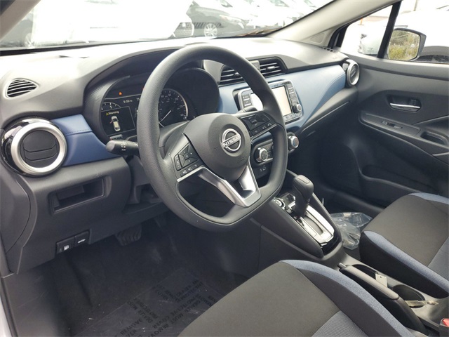 2025 Nissan Versa SV photo 7