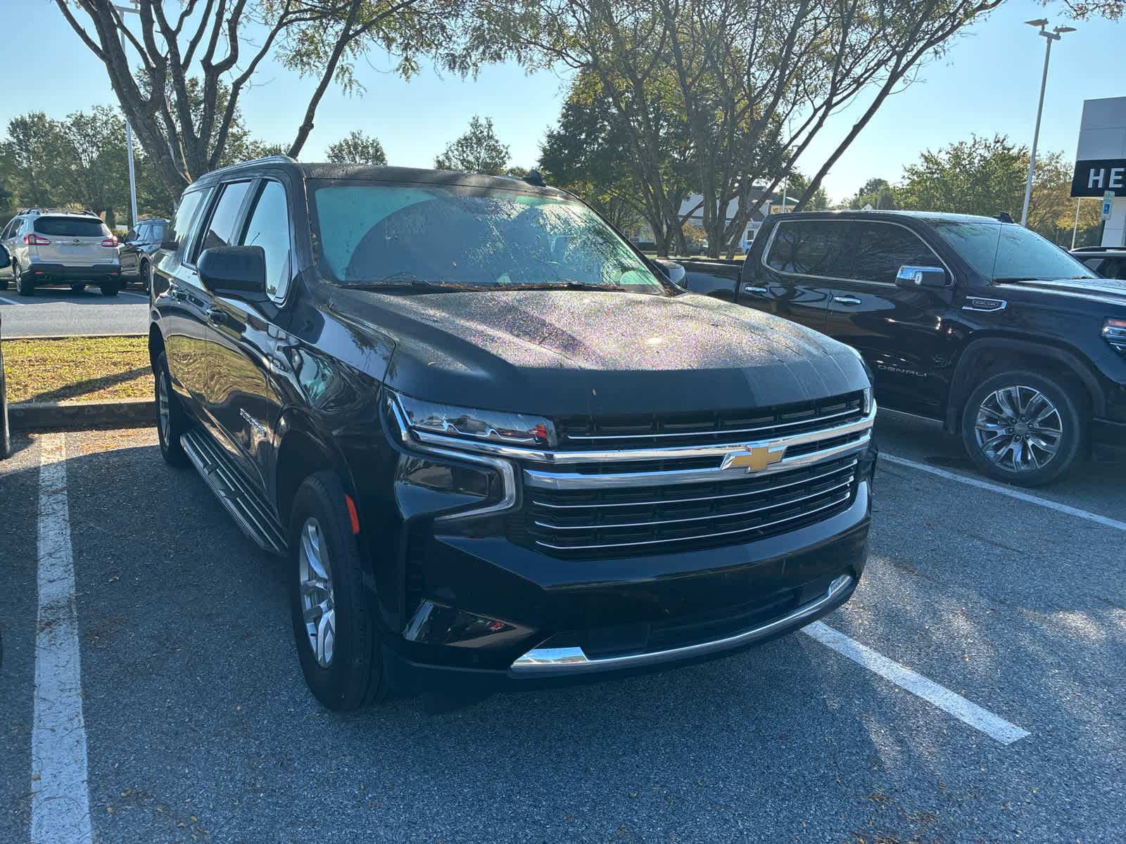 2024 Chevrolet Suburban LT photo 3