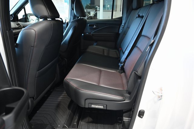 2023 Honda Ridgeline Black Edition photo 12