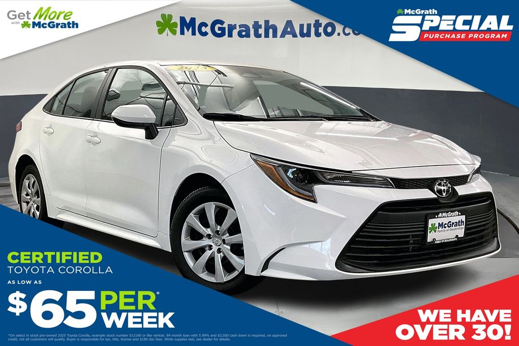 2025 Toyota Corolla LE's photo