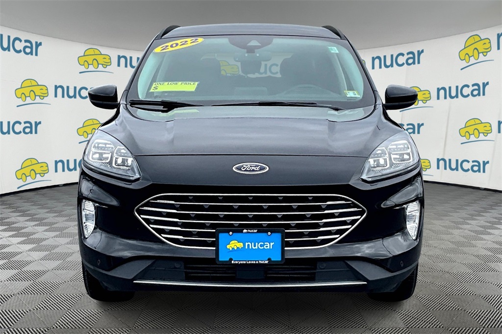 2022 Ford Escape Titanium photo 2