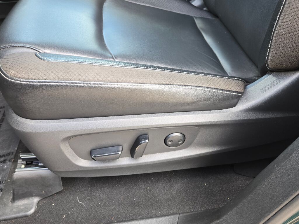 2023 Nissan Pathfinder SL photo 18