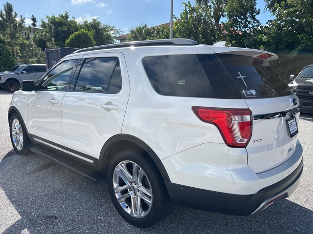 2017 Ford Explorer XLT photo 5
