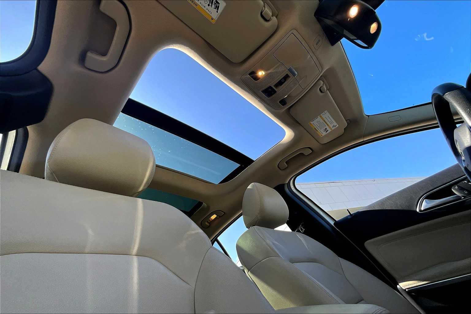 2017 Mercedes Benz GLA 250 photo 12