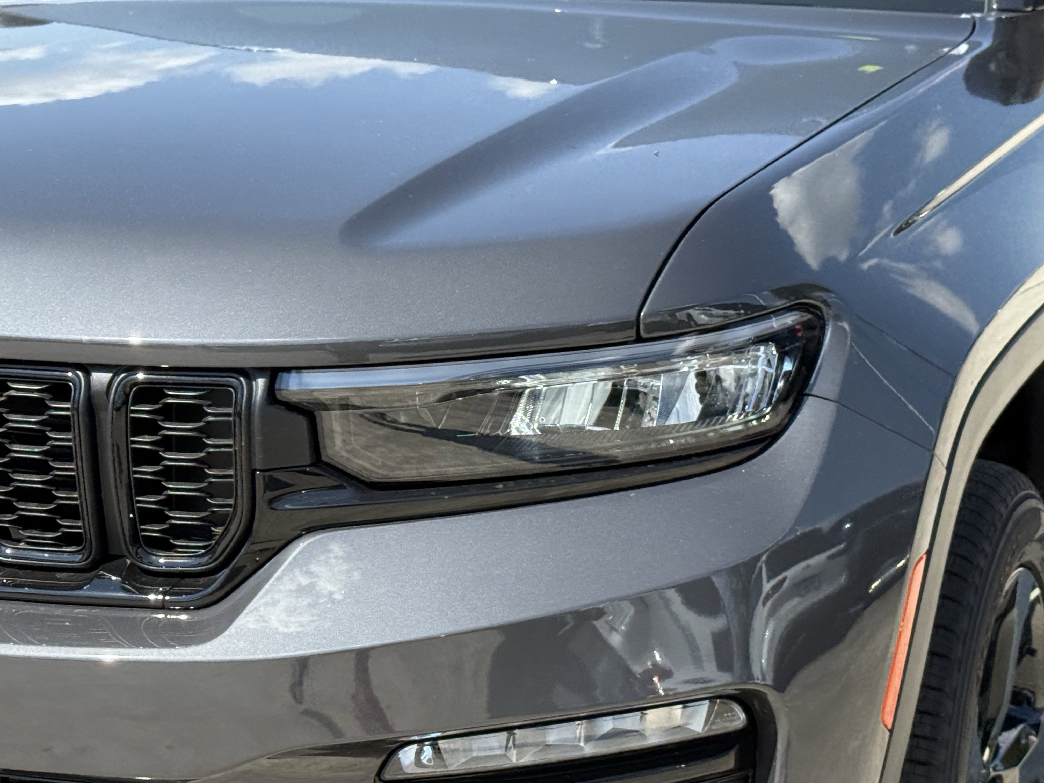 2025 Jeep Grand Cherokee Limited photo 4