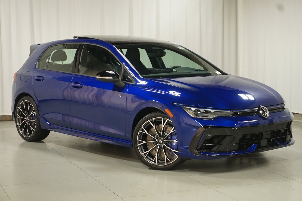 2026 Volkswagen Golf R 2.0 TSI photo 3