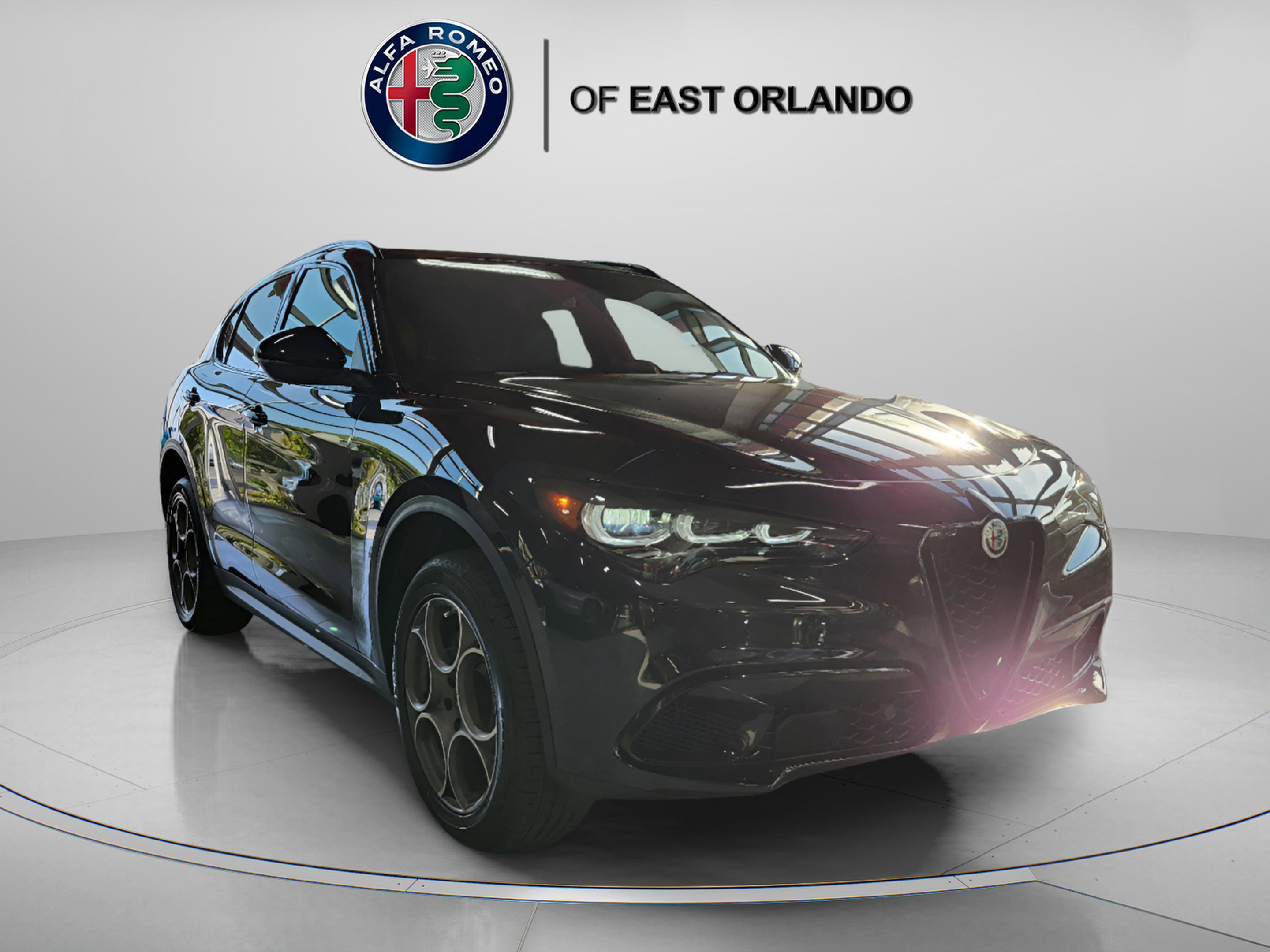 2025 Alfa Romeo Stelvio Base's photo
