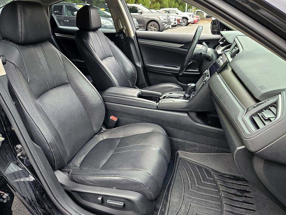 2016 Honda Civic Touring photo 16