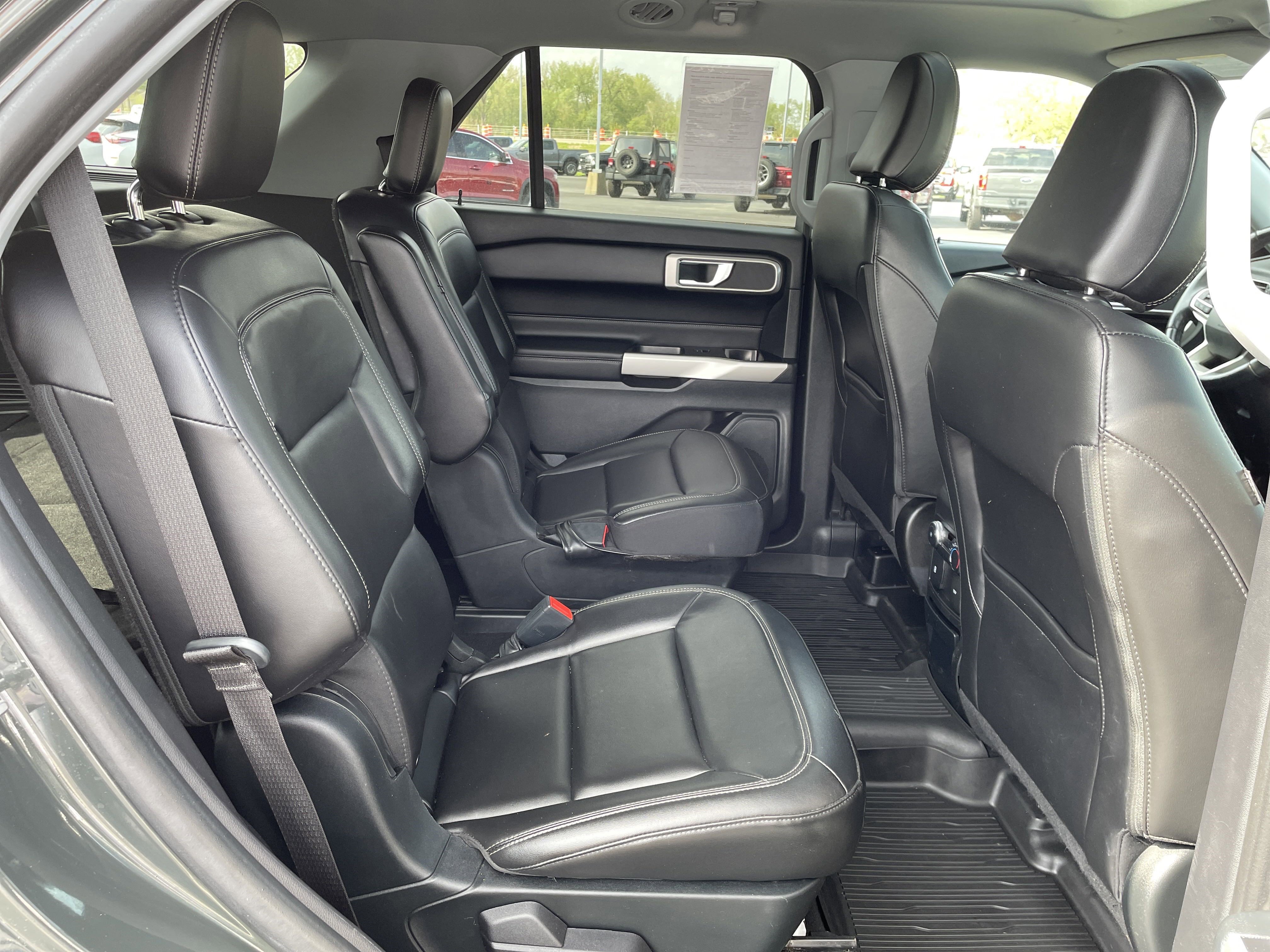 2022 Ford Explorer XLT photo 23