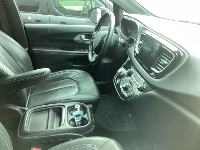 2020 Chrysler Pacifica Touring L photo 16