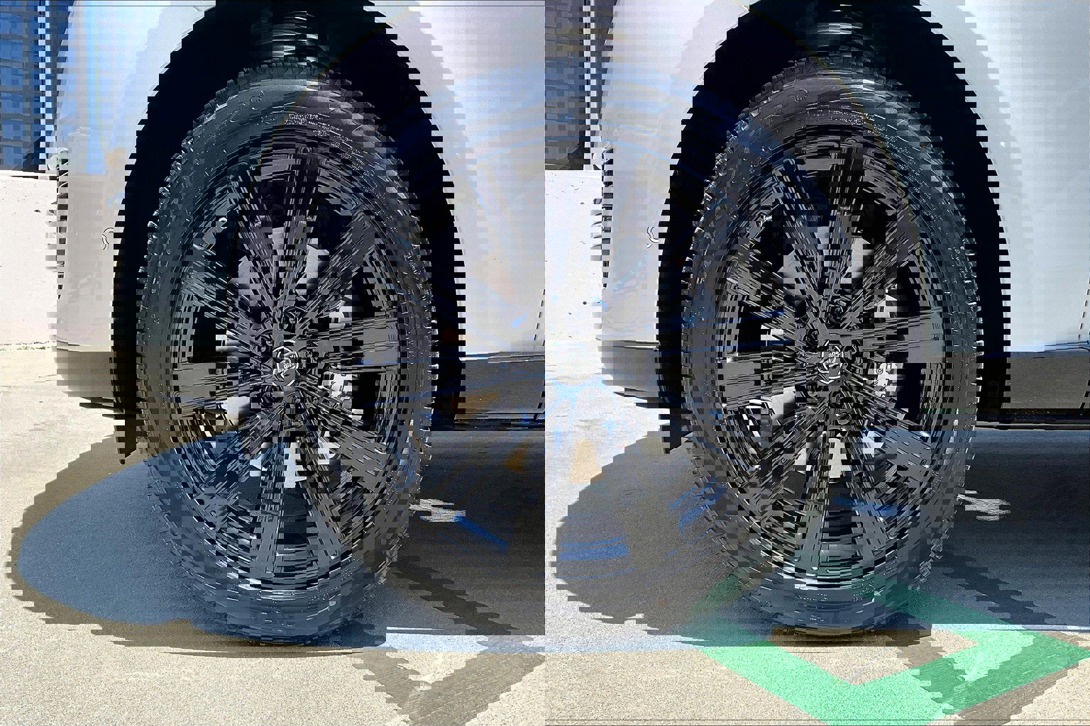 2025 Land Rover Range Rover SE photo 12