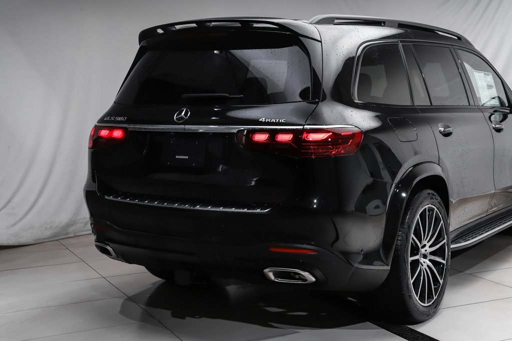 2026 Mercedes Benz GLS 580 4MATIC photo 4