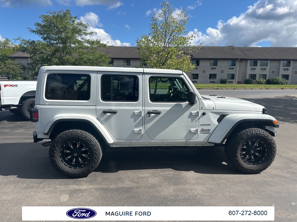 2019 Jeep Wrangler Unlimited Sahara photo 3
