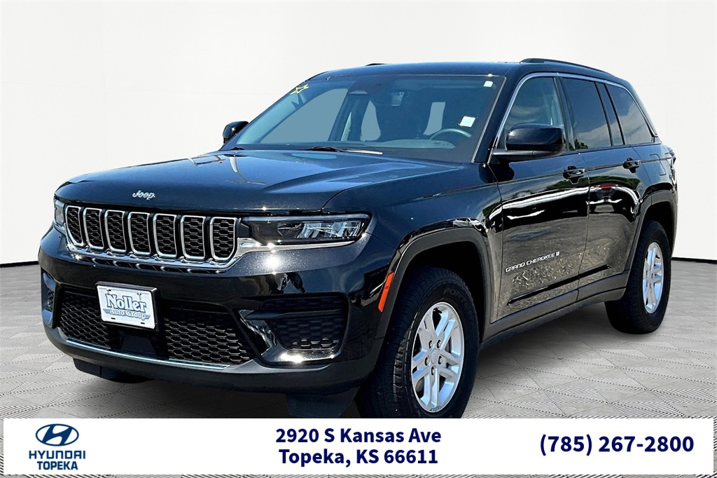 Used 2023 Black Jeep Laredo image 1