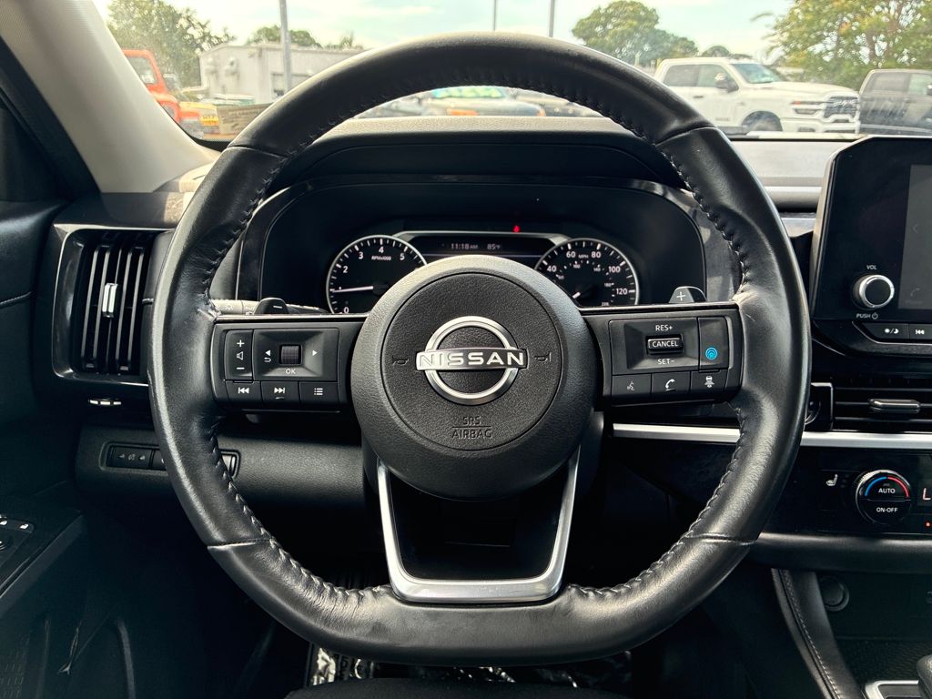 2022 Nissan Pathfinder SV photo 11