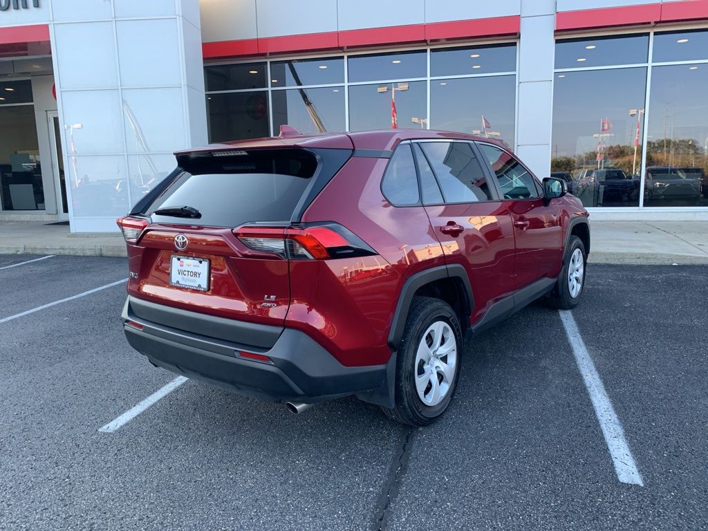 2024 Toyota RAV4 LE photo 2