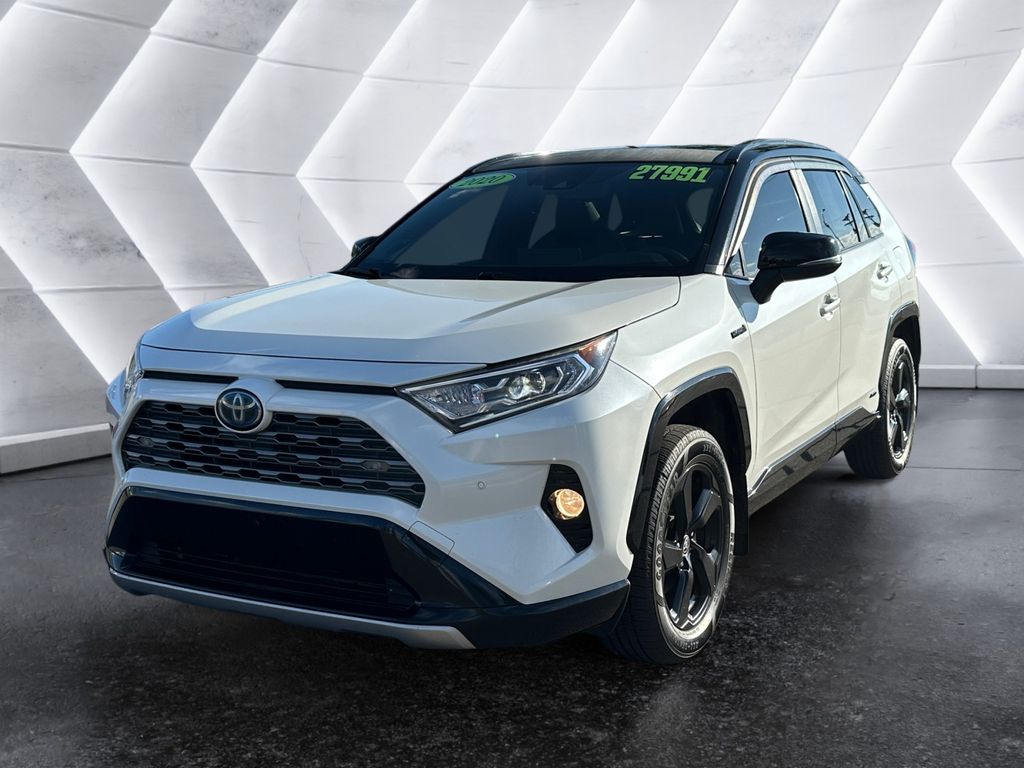 2020 Toyota RAV4 Hybrid XSE photo 3