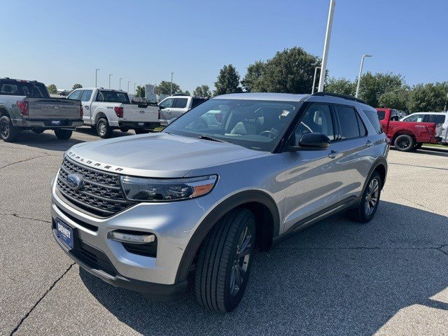 2022 Ford Explorer XLT photo 3