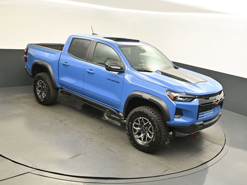2025 Chevrolet Colorado ZR2's photo
