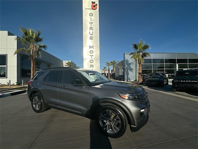 2022 Ford Explorer XLT's photo