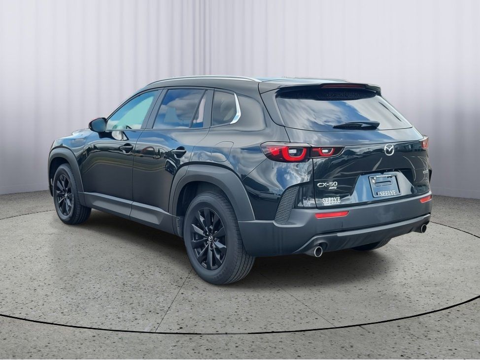 2024 Mazda CX-50 2.5 S Preferred photo 3