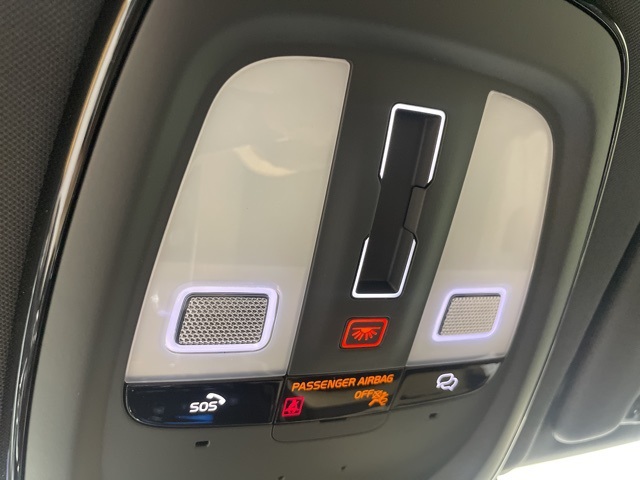 2026 Volvo XC60 T8 Plus photo 32