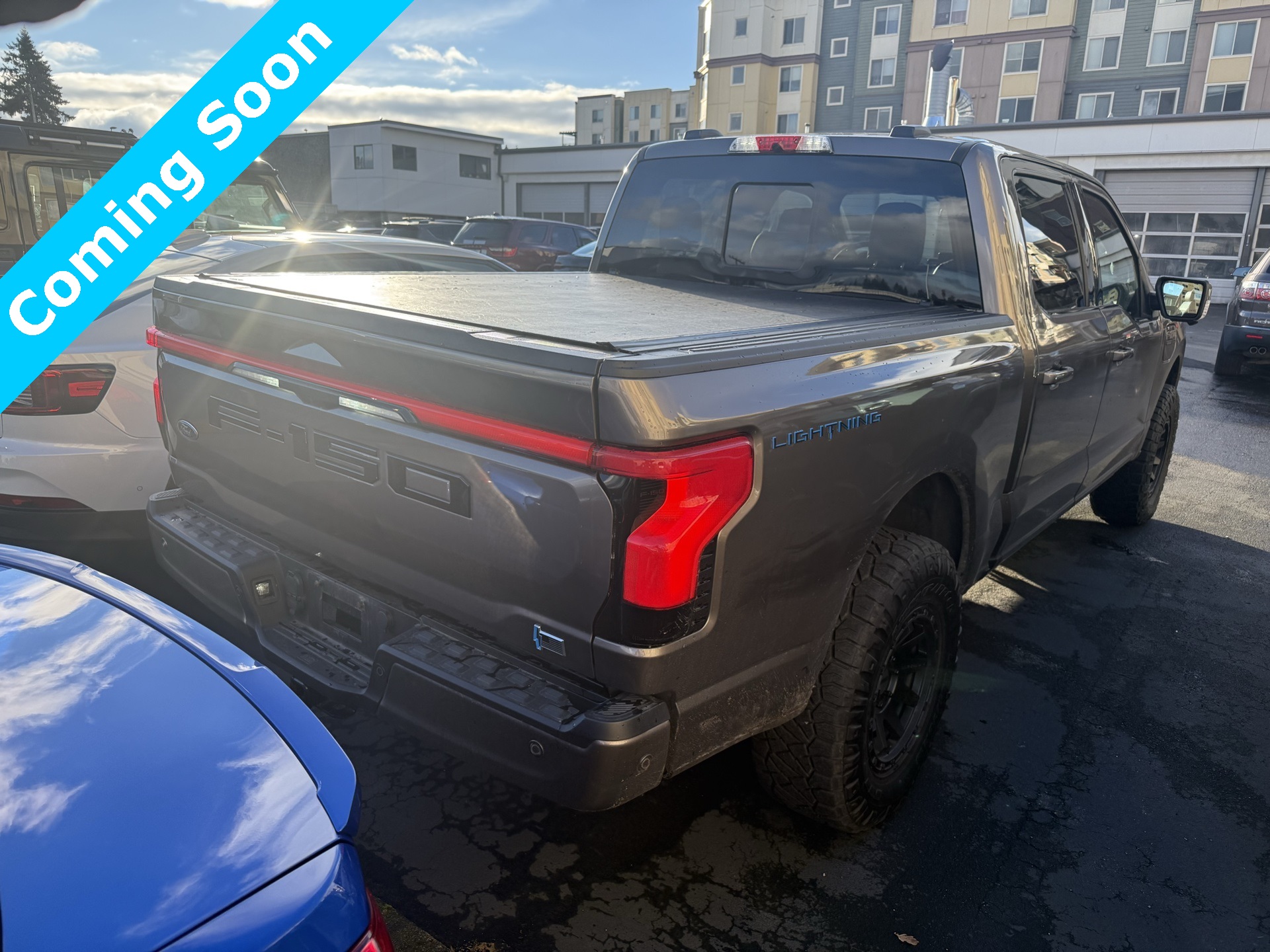 2023 Ford F-150 Lightning Lariat photo 4