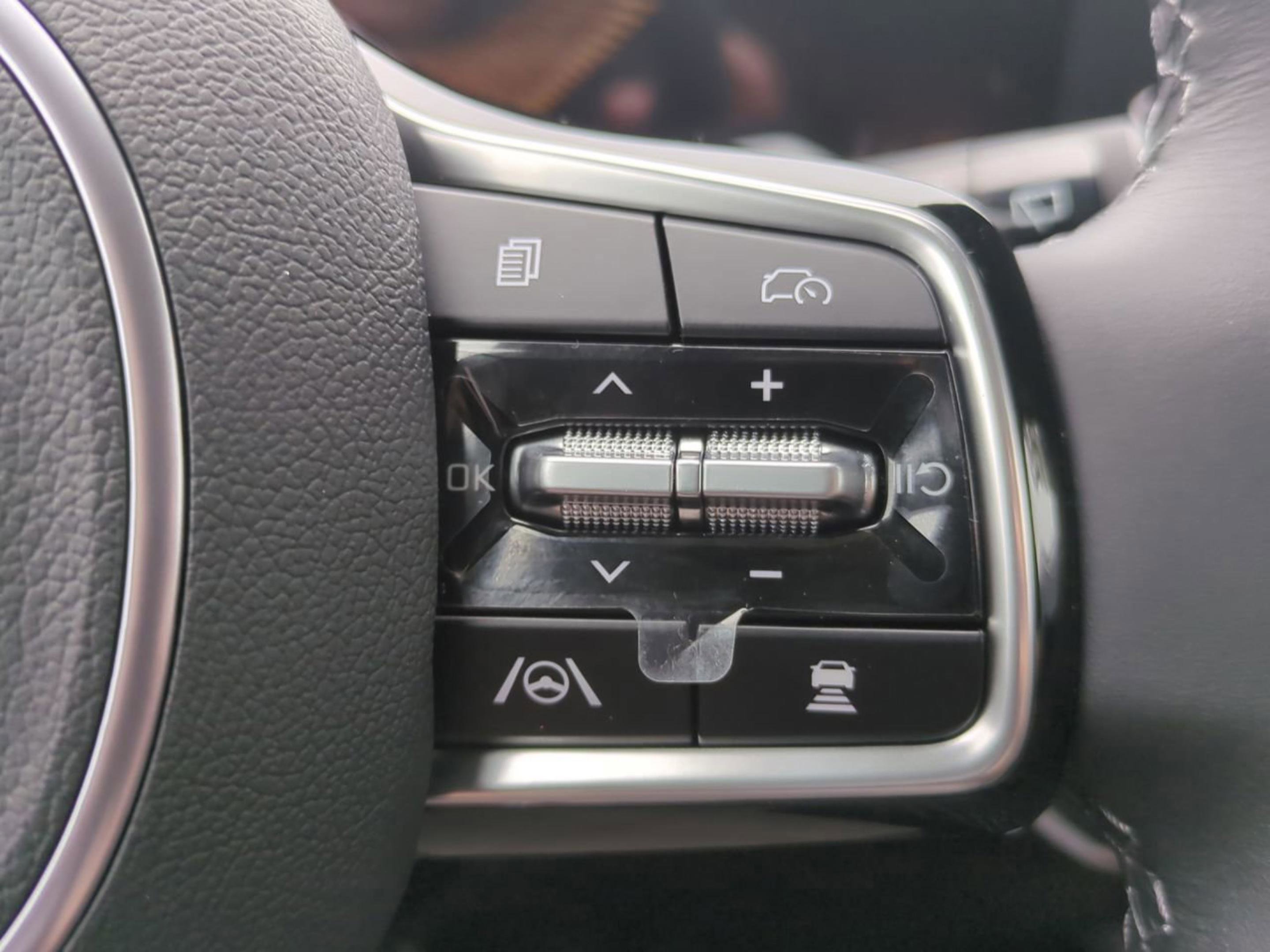 2025 Kia Sorento EX photo 17