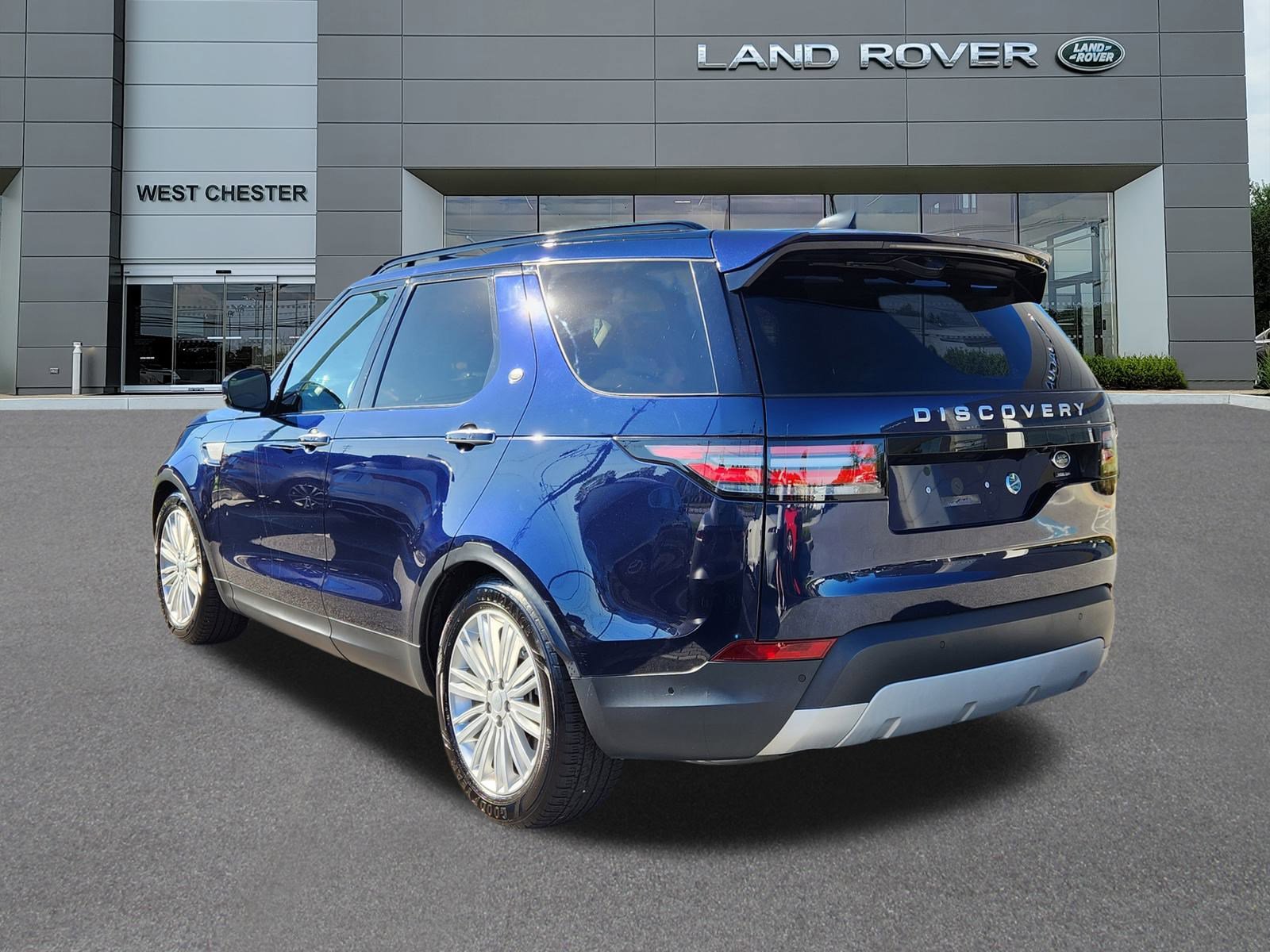 2019 Land Rover Discovery HSE Luxury photo 3