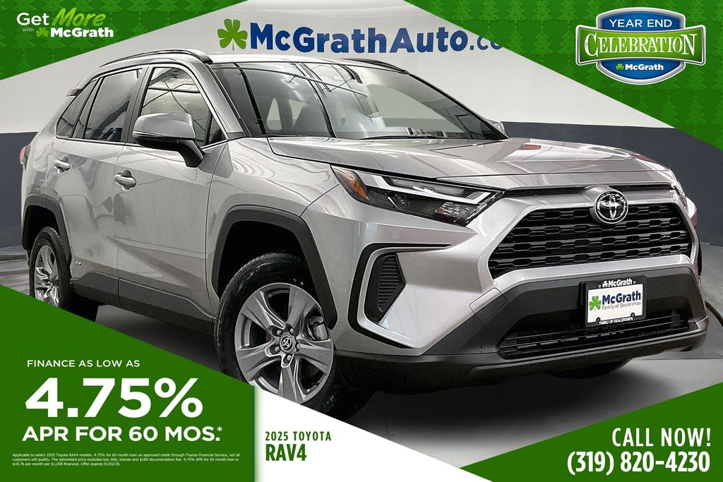 2025 Toyota RAV4 XLE's photo