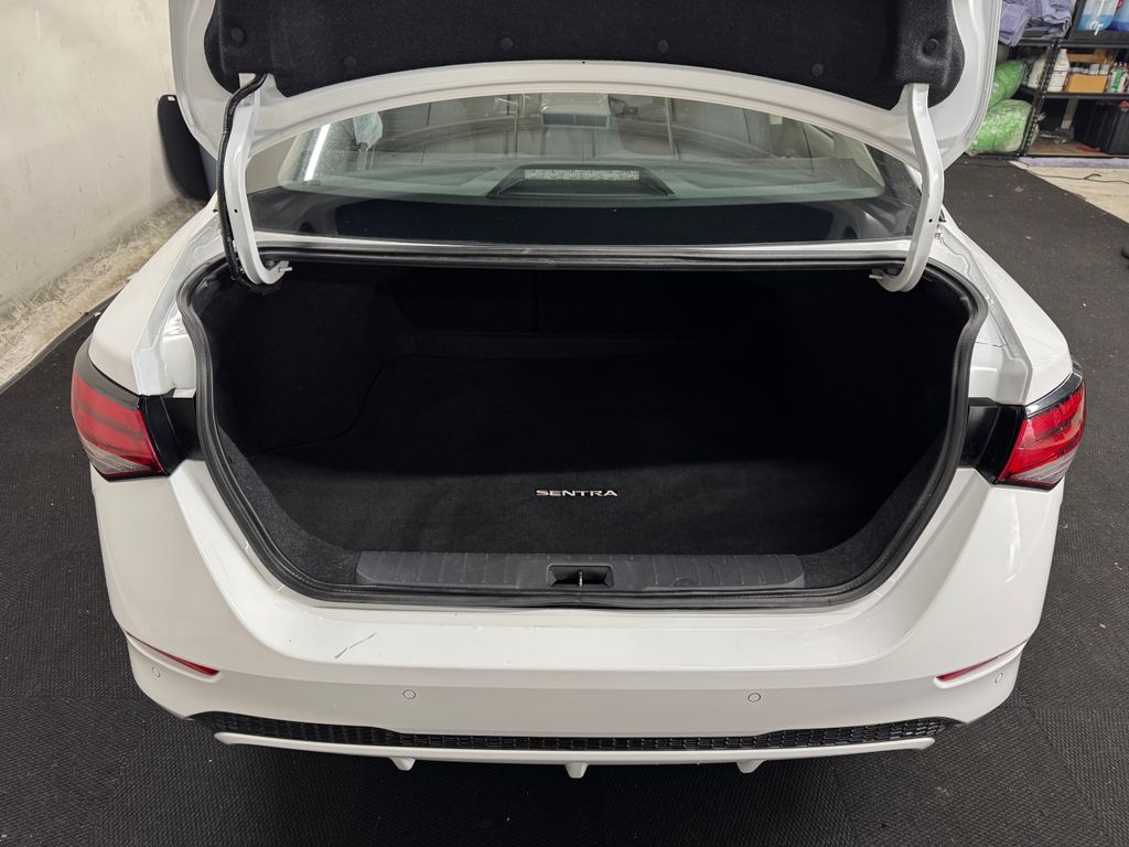 2022 Nissan Sentra SV photo 6