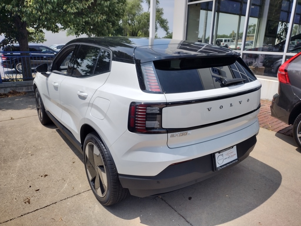 2025 VOLVO EX30 - Image 5