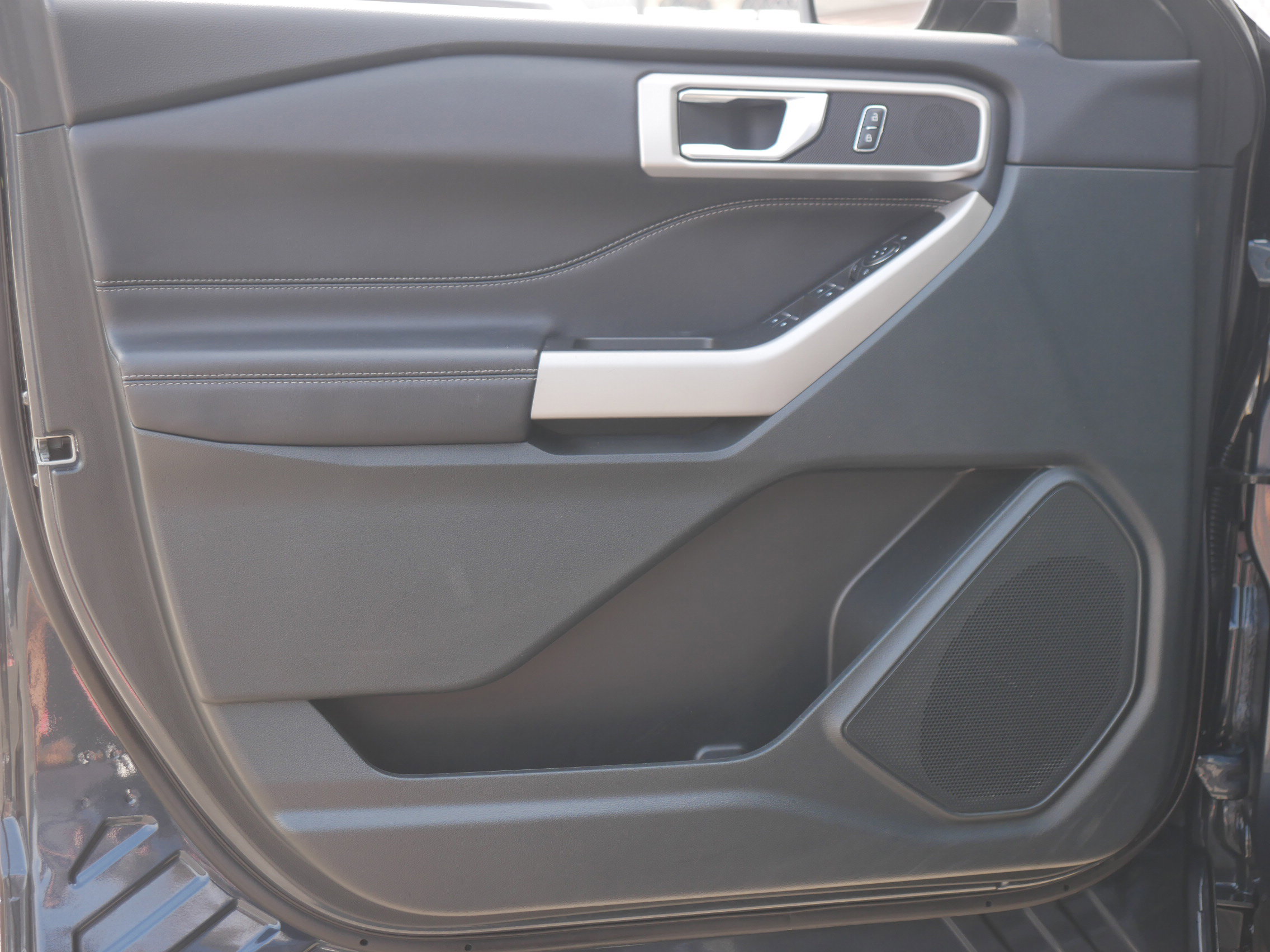 2024 Ford Explorer XLT photo 28