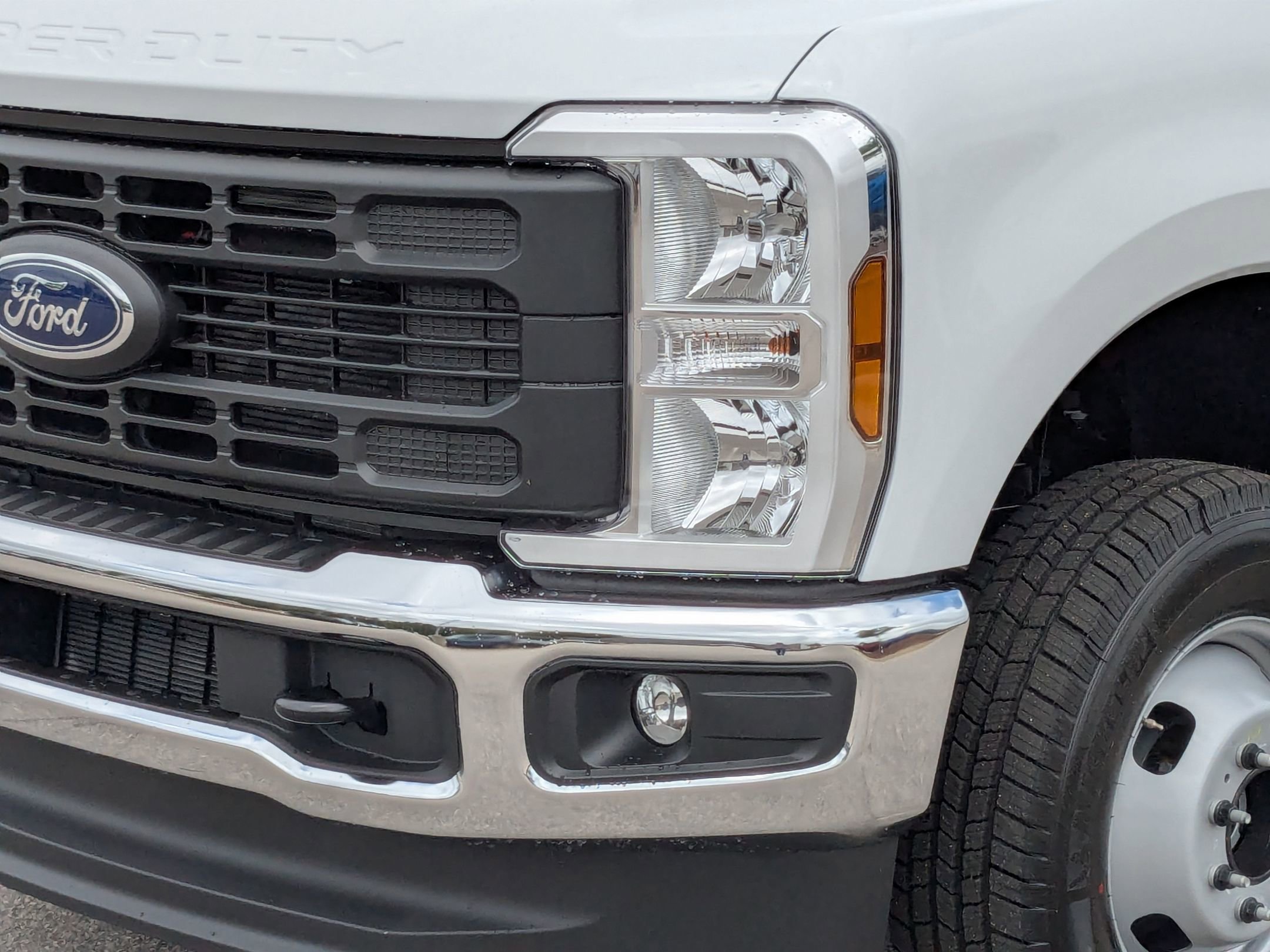 2025 Ford F-350 XL photo 2