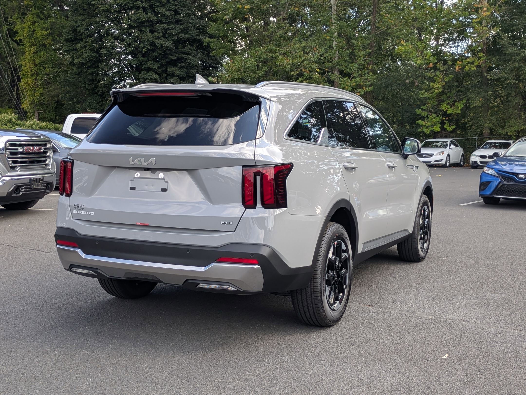 2026 Kia Sorento S photo 3