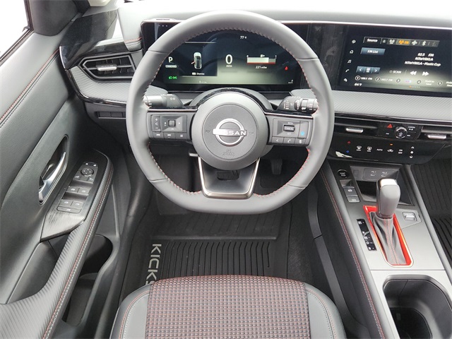 2025 Nissan Kicks SR photo 2
