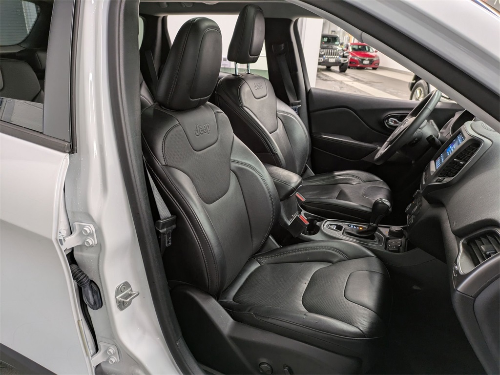 2022 Jeep Cherokee Latitude Lux photo 22