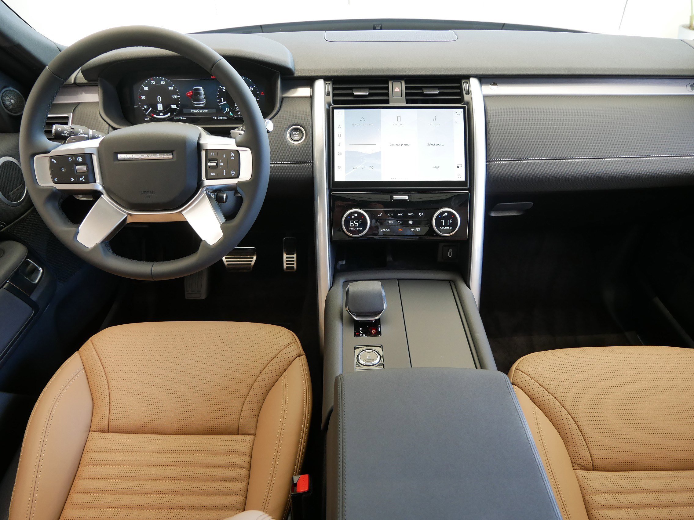 2026 Land Rover Discovery photo 4