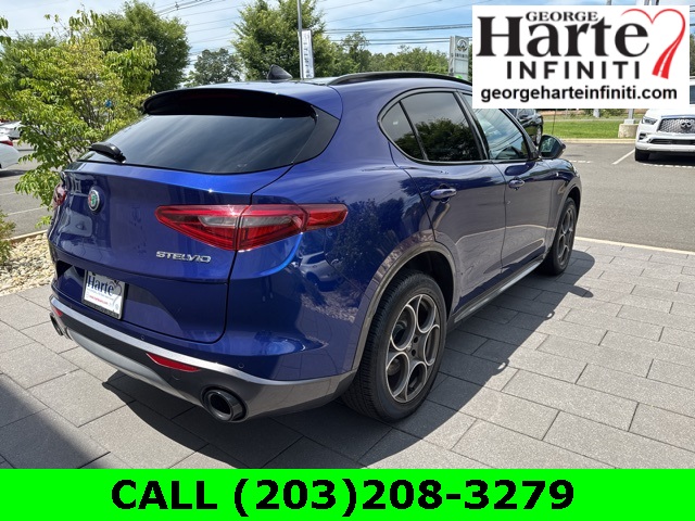 2022 Alfa Romeo Stelvio Ti photo 7